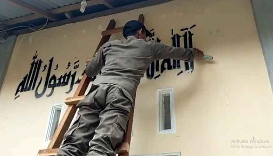 Indonesia: Govt demolishes minaret, remove Kalima from Ahmadi place of worship
