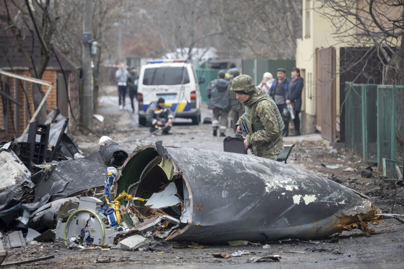 Ukrainian-American Jews pray, anxiously await news from family back home